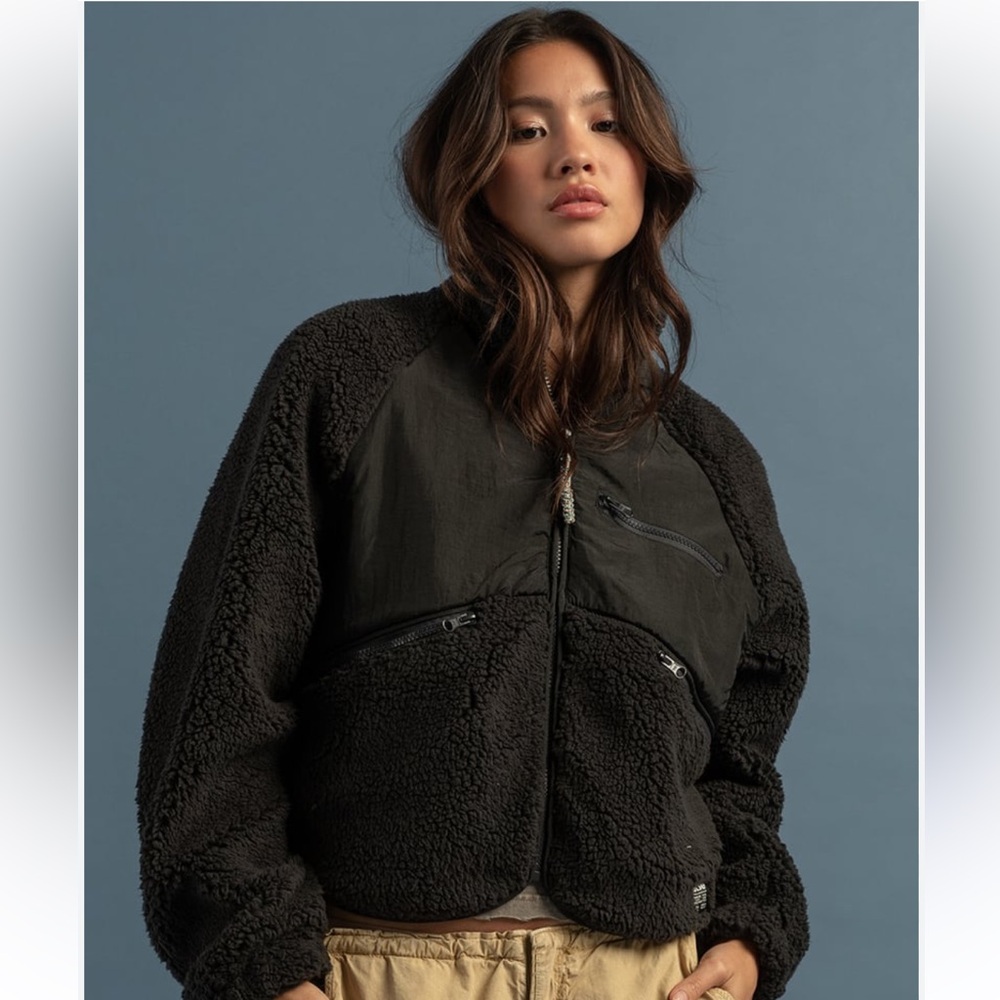 BDG Urban Outfitters Boxy Cozy Fleece Womens Jacket large L hotsell sold out
